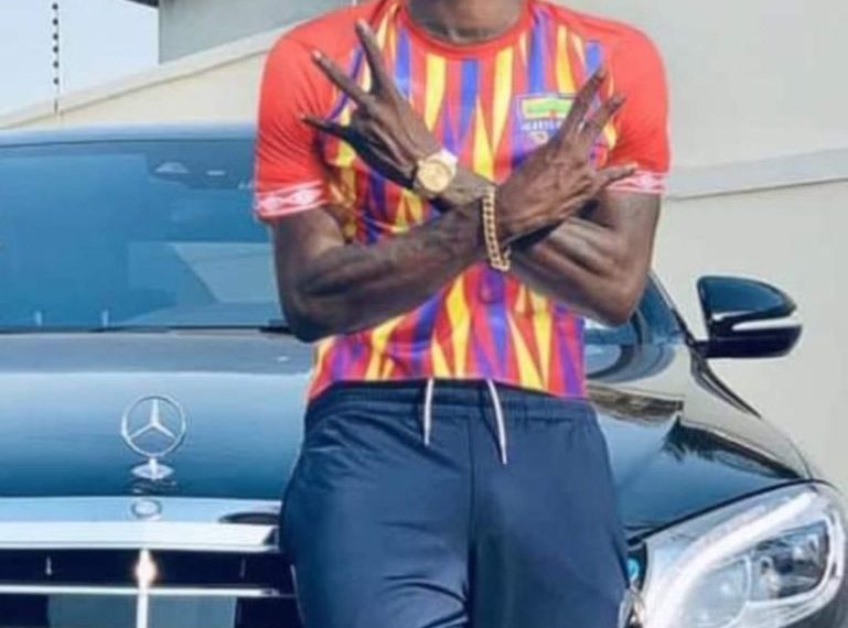 Renowned Dancehall artise Shatta Wale has Shed Heart of Oak for Kotoko