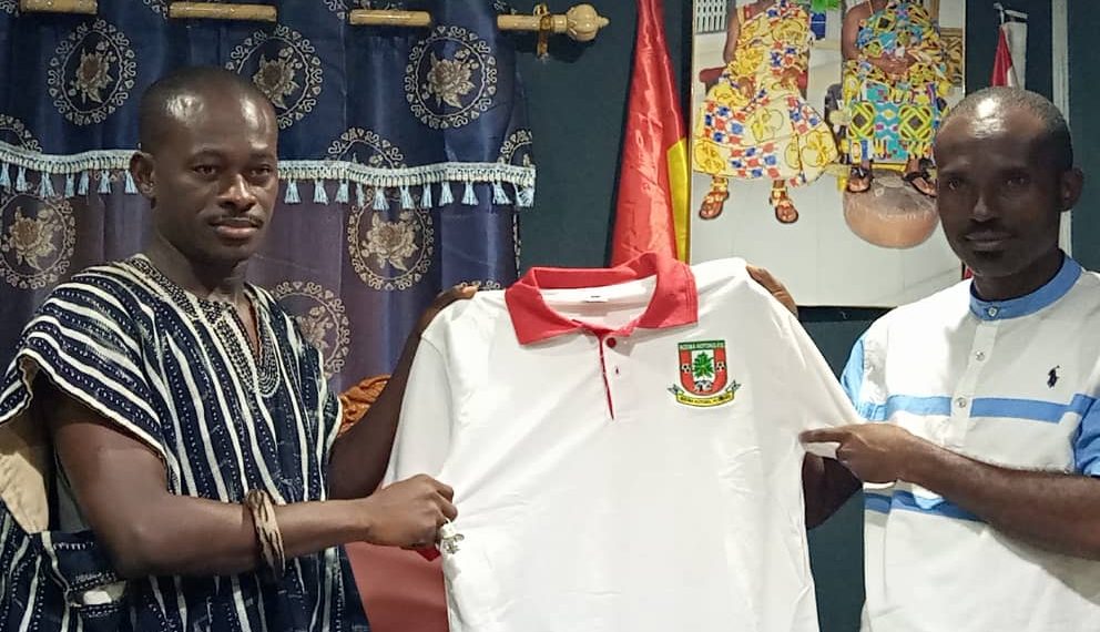 Ellembelle CPP Parliamentary candidate Hon Bonzoh Ewereko donates 100 T-shirts to Nzema Kotoko