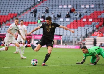 WORLD NEWS: Real Madrid considering Lewandowski swoop