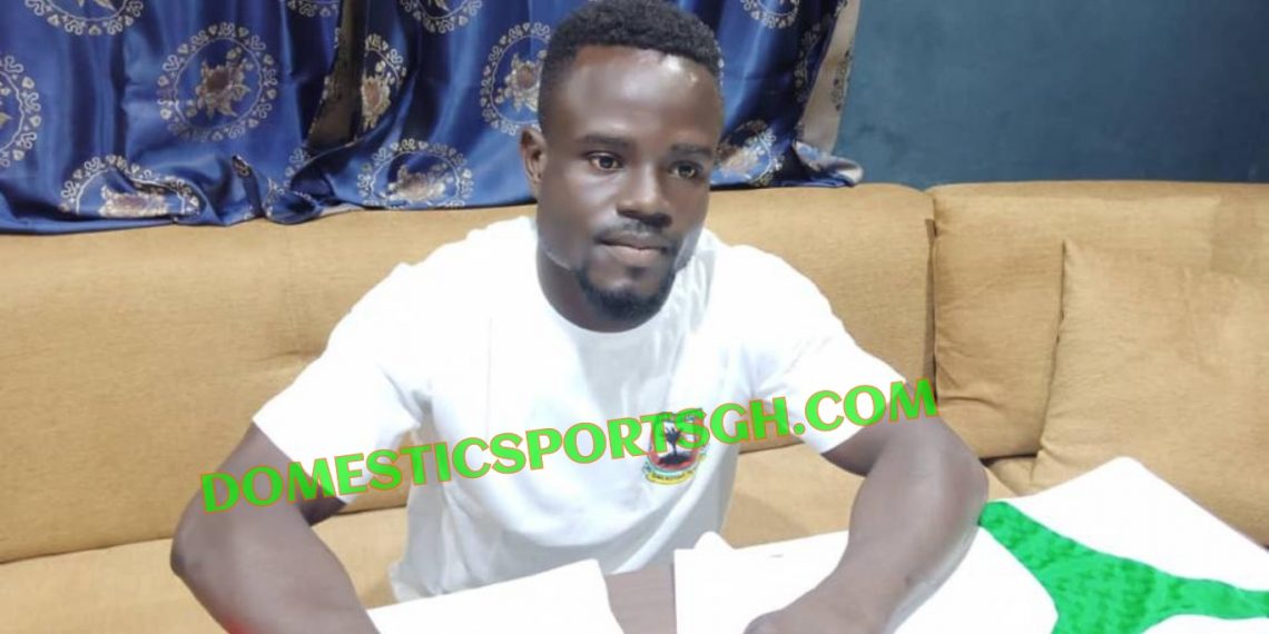 PHOTOS: Nzema Kotoko sign Venomous Vipers forward Ishaque Mohammed