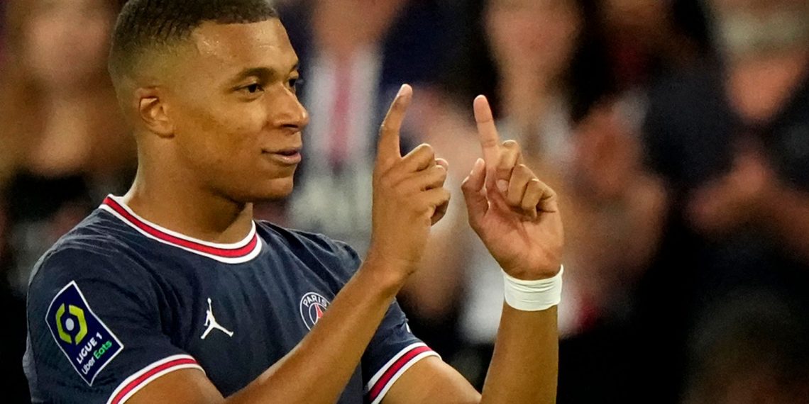 PSG reject £189m Mbappe bid but Madrid to sign Mbappe for free in Jan
