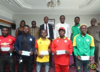 Sports Minister presents Presidential reward package to Ghana’s Tokyo Olympics team