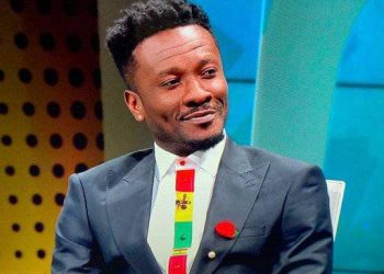 Asamoah Gyan reacts to Fatawu Issahaku’s late substitution after Morocco’s defeat