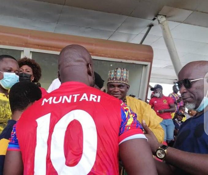 Sulley Muntari suffers phone theft after Hearts-Kotoko match