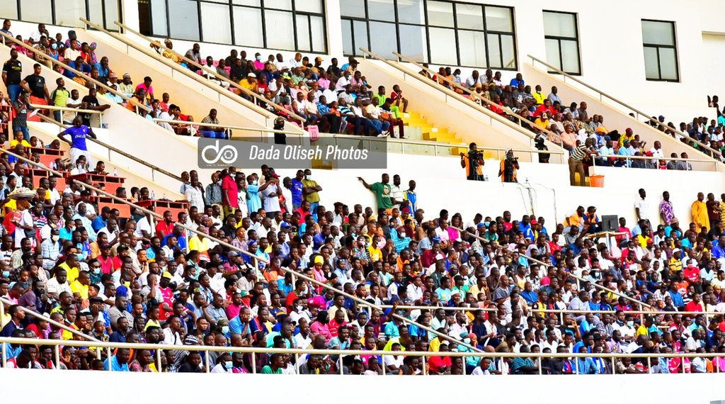 VIDEO: Barbaric act as RTU fans beat referee mercilessly after Aduana draw