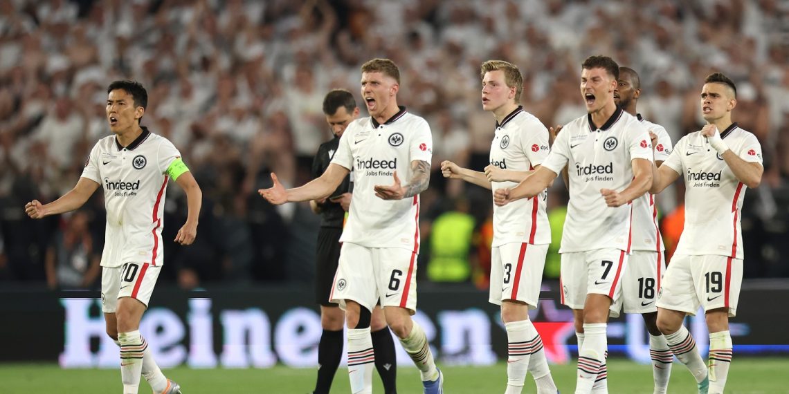 Frankfurt clinch Europa League title