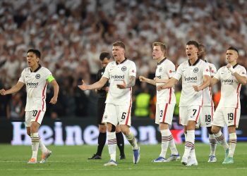 Frankfurt clinch Europa League title