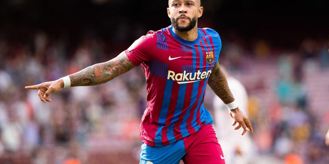 VIDEO: Barcelona forward Memphis Depay arrives in Ghana