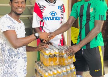Ex-Black Stars B forward Sampson Eduku donates to former club Sekondi- Hasacaas