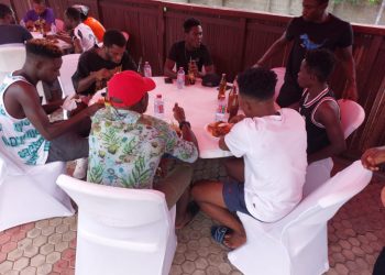 (PHOTOS)-Karela CEO holds dinner with playing body after clinching Top-4 berth