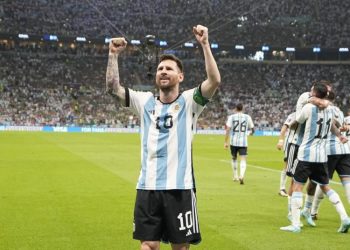 Qatar 2022: Messi scores in vital Argentina win over Mexico