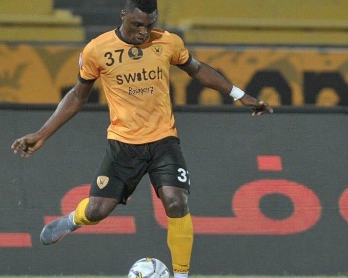 Former Kotoko star Rashid Sumaila donates to Cape Coast Central Mosque