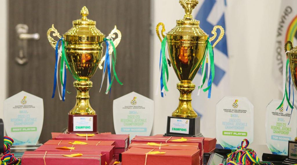 President Simeon-Okraku presents Juvenile league medals, trophies, plaques to Regional Football Associations