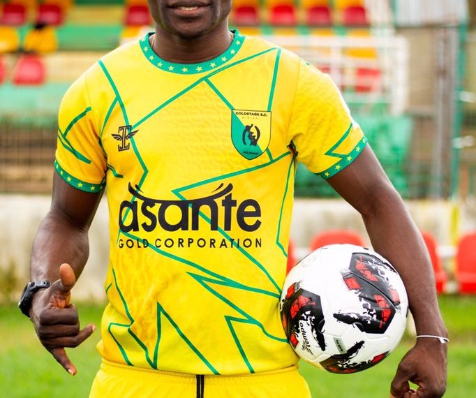 Official: Bibiani Goldstars sign midfielder Eric Bosomtwe