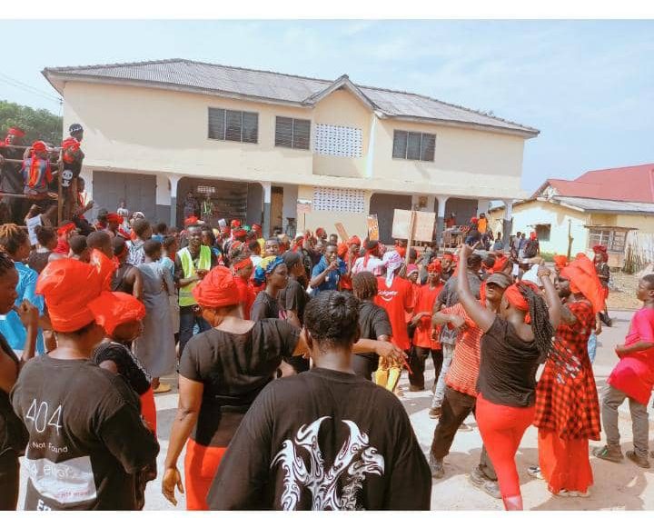 Axim: Hundreds protest against government over delayed Sports complex
