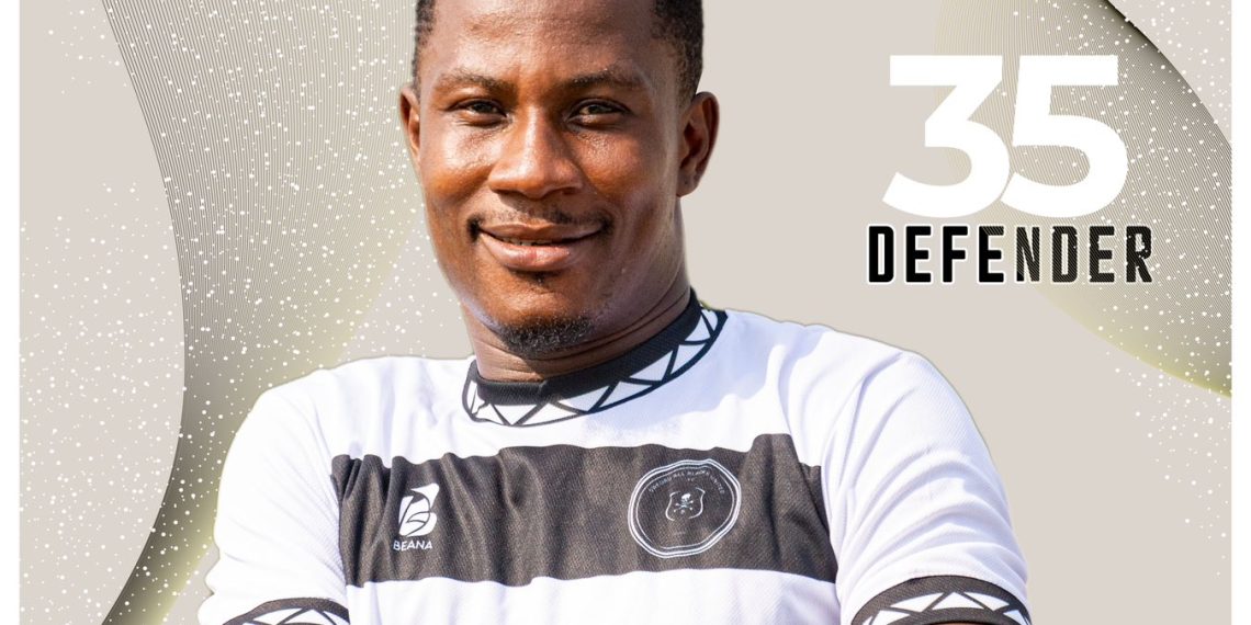 Former Hasacaas midfielder Nana Awotwe and three other players join Swedru All Blacks