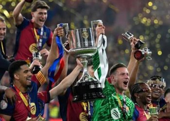 Kounde smashes home Copa del Rey winner for Barca