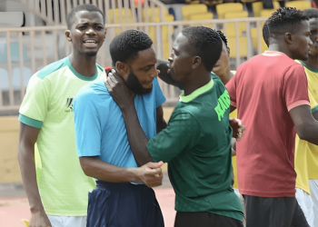 Nigerian Youth League in disgrace as Kano Pillars official violently attacks referee