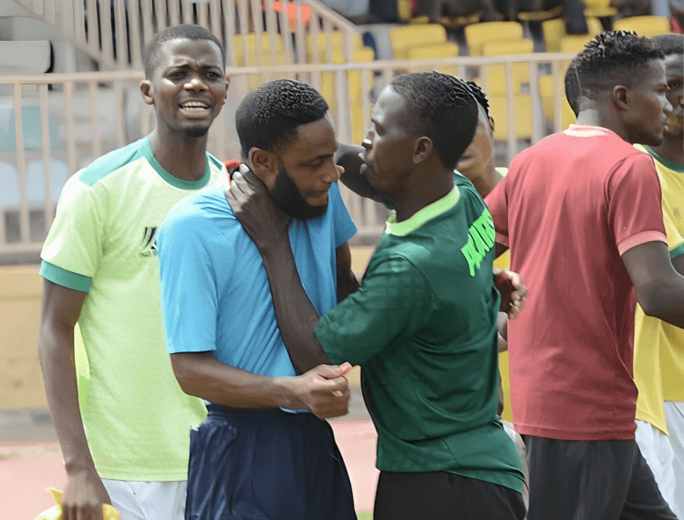 Nigerian Youth League in disgrace as Kano Pillars official violently attacks referee